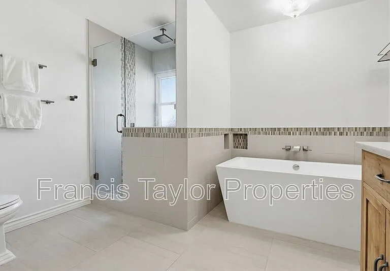 29059 Meadow Glen Way W — Photo 25