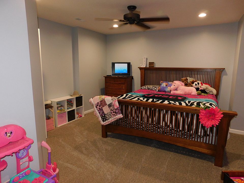1st image of 103 Xavier Dr