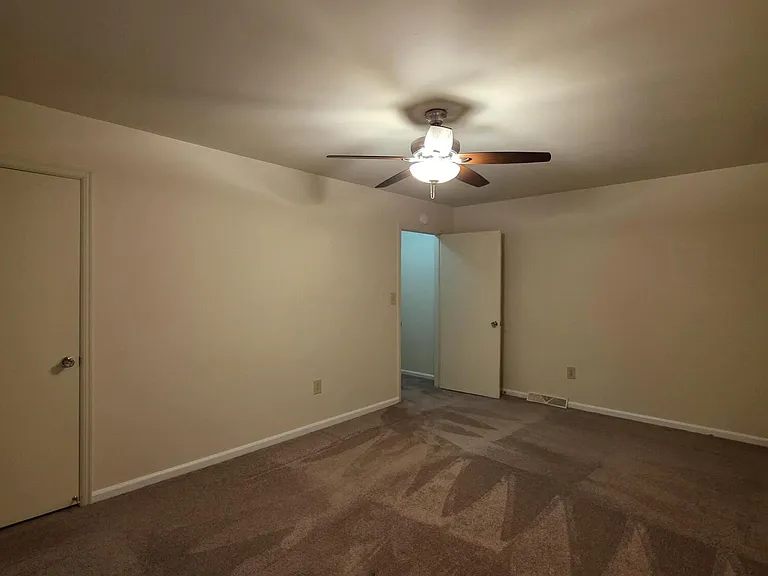 2527 Winthrop Ave SW #6 — Photo 7