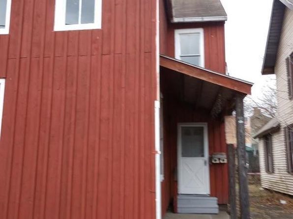 1103 Oak St