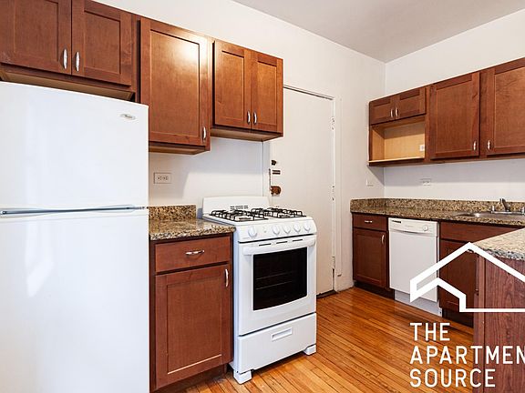 2nd image of 959 W Cornelia Ave #953-1B