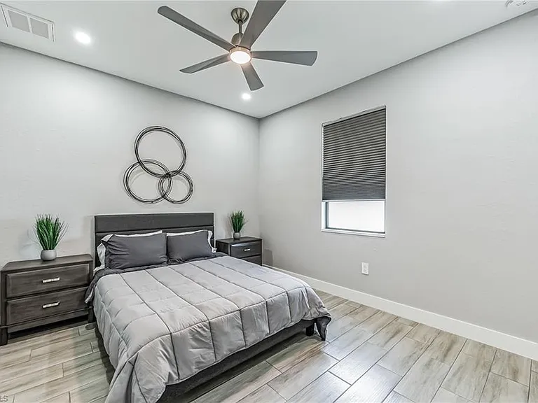 4618 Catalina Ln — Photo 21