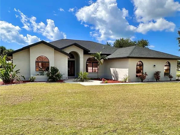 1 Clubhouse Rd, Rotonda West, FL 33947