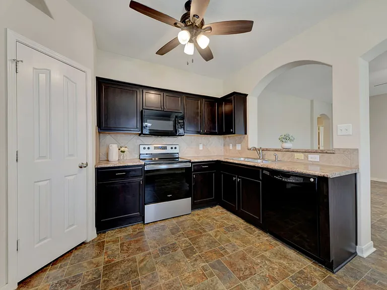 116 Encina Cv — Photo 10
