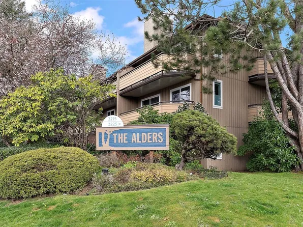 3215 Alder St #209, Saanich, BC V8X 1P3