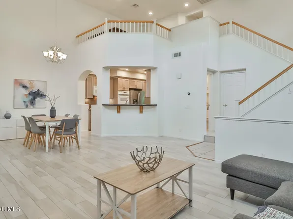 43 Greenmeadow Dr, Thousand Oaks, CA 91320
