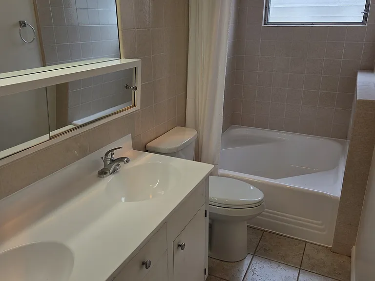 70 64th Pl — Photo 16