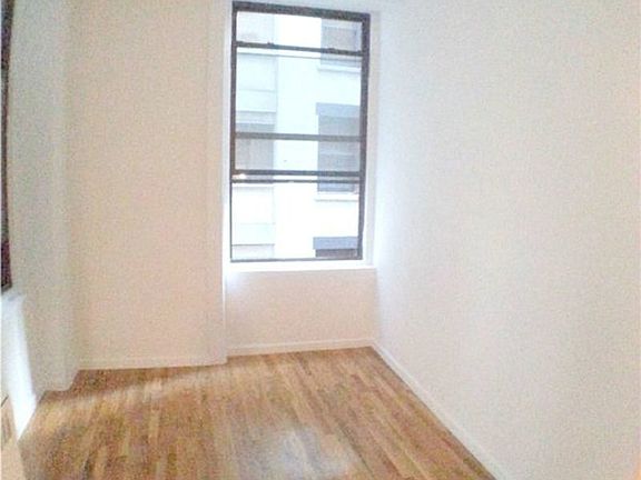 3rd image of 11 Maiden Ln APT 8E