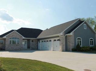 181 E Shore Dr, Random Lake, WI 53075