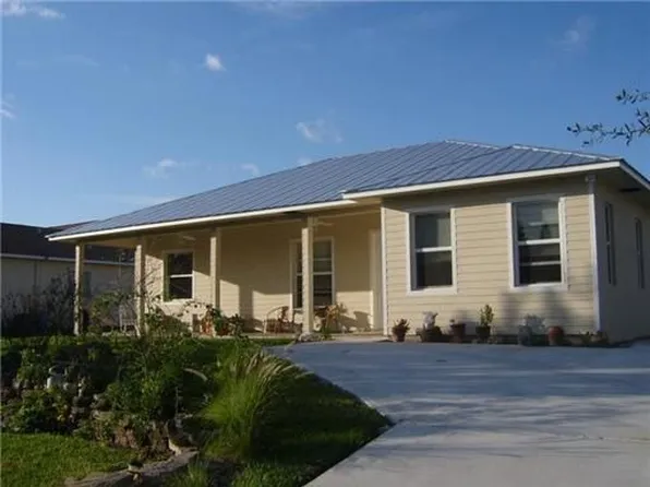 467 SW Ryan Ave, Port Saint Lucie, FL 34953