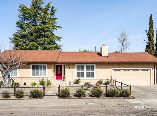 3735 Greencrest Dr, Santa Rosa, CA 95405