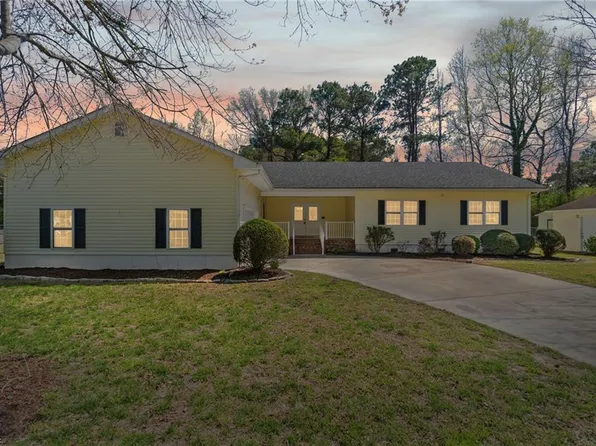 111 Inlet Dr, Elizabeth City, NC 27909