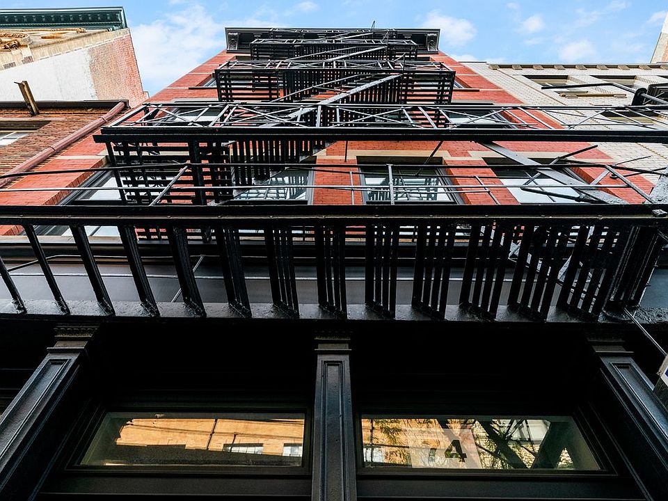 2nd image of 74 Wooster St