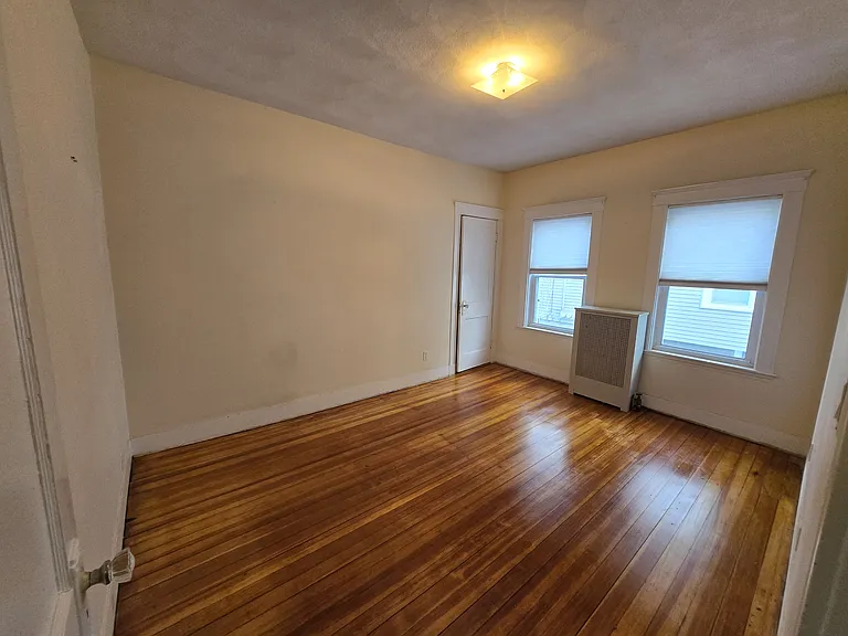 173 School St — Photo 10