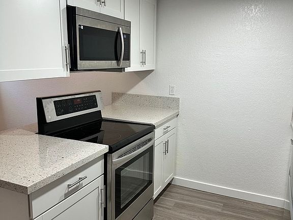 4th image of 16801 N 26th St APT 17