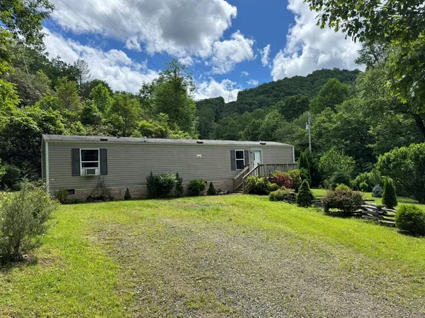 200 Rainbo Dr, Sylva, NC 28779