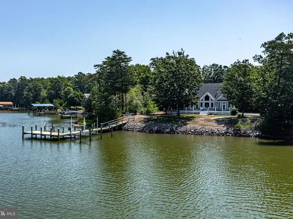 392 Laurel Ln, Heathsville, VA 22473