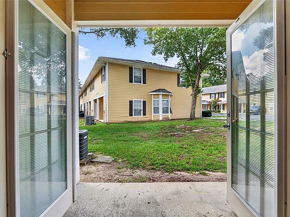5th image of 2927 SW 35TH PLACE #115