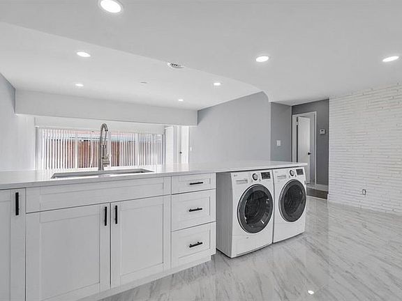 5th image of 708 NE 23rd Ave