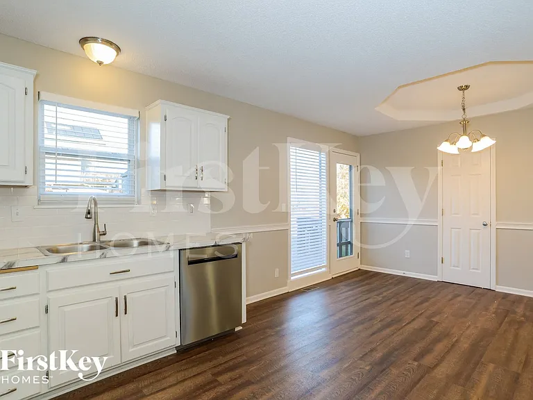 8810 NE 116th St — Photo 6