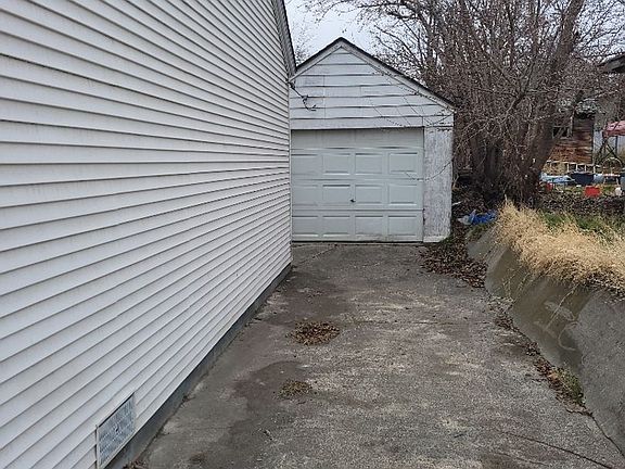 2nd image of 517 E Gladys Ave