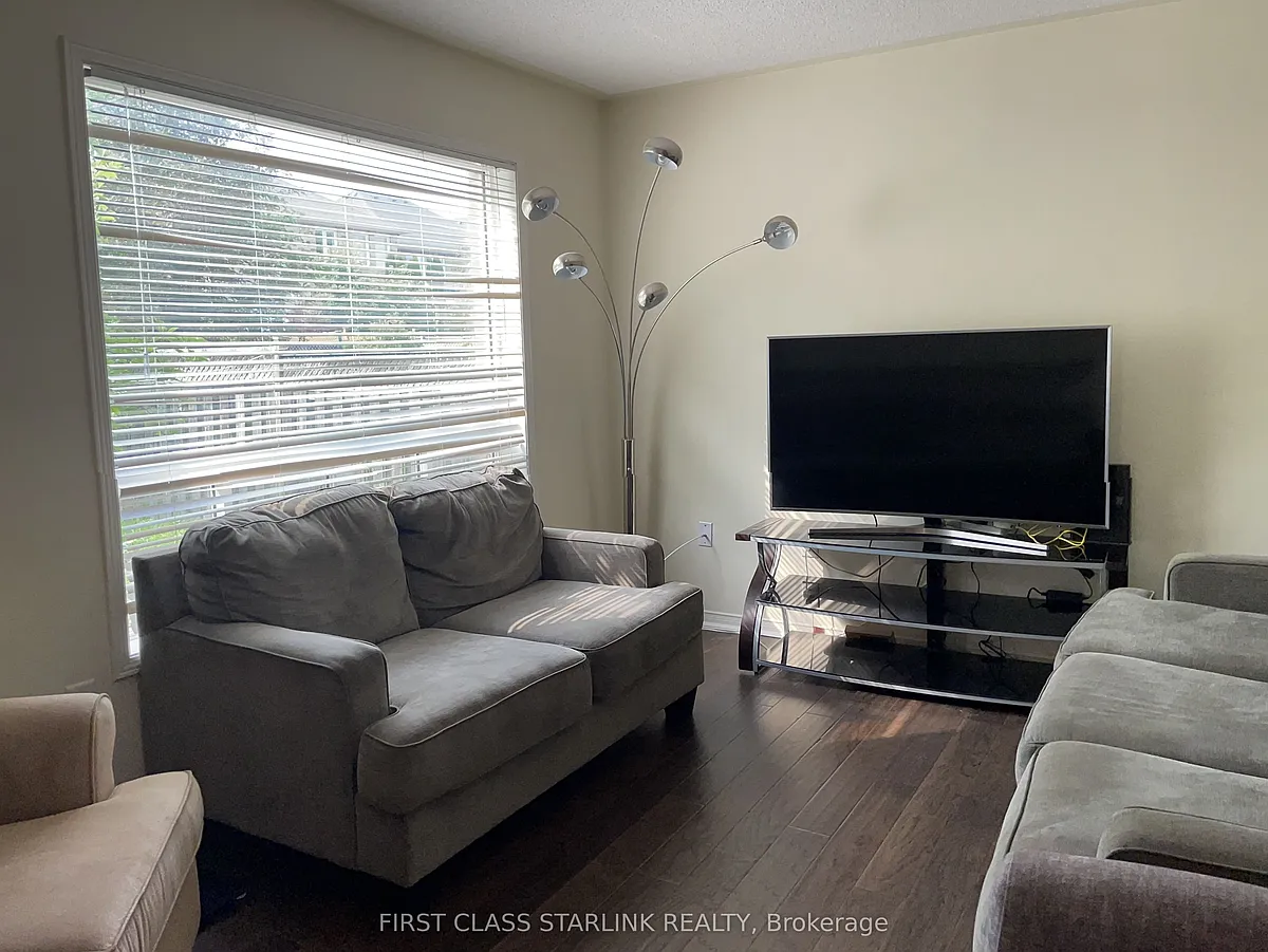 Building Photo - 461 Pondview Pl