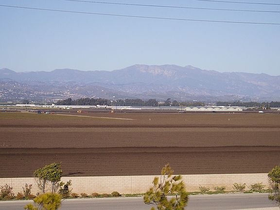 Expansive view of the Topa Topa mountains