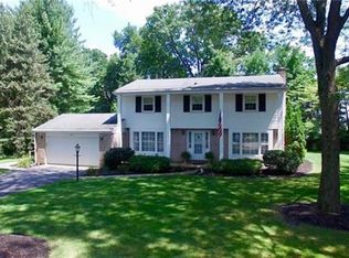 1037 Westgate Cir, Bethlehem, PA 18017