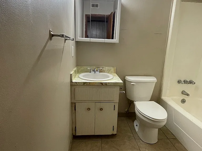 720 E Park Ave #6 — Photo 6
