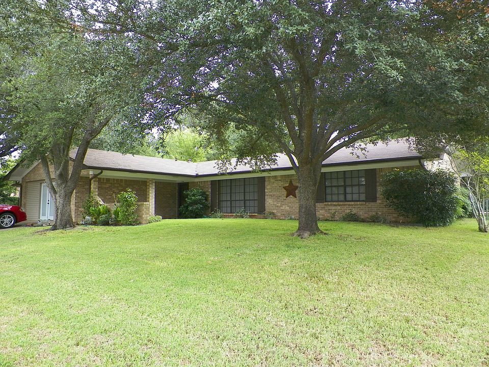 1st image of 706 N Sherwood Dr