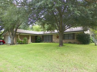 706 N Sherwood Dr, Overton, TX 75684