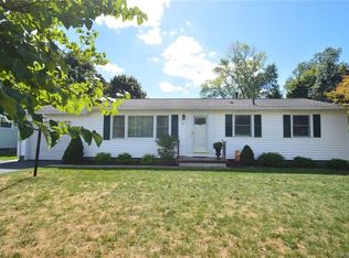 31 Scholfield Rd W, Rochester, NY 14617
