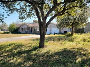 102 Rogers St, Woodsboro, TX 78393