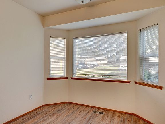 4th image of 1317 Morning Mist Ln