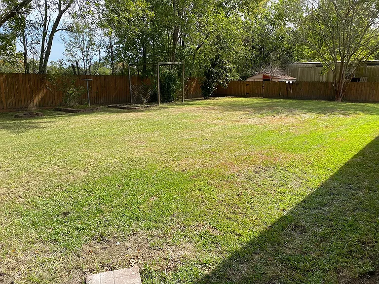 112 County Road 921 — Photo 11