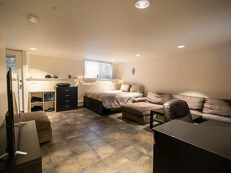 2 Hingham St #8B — Photo 6