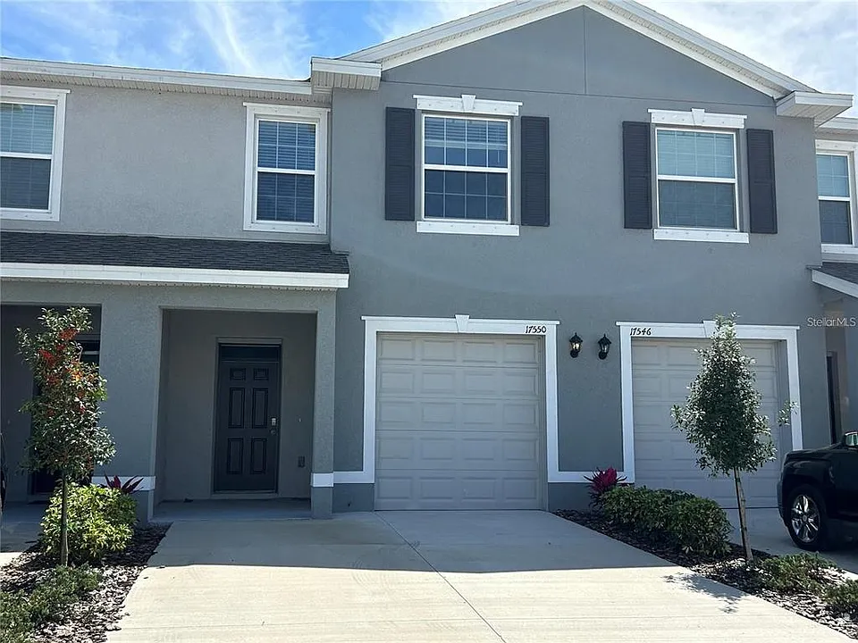 17550 Crescent Moon Loop