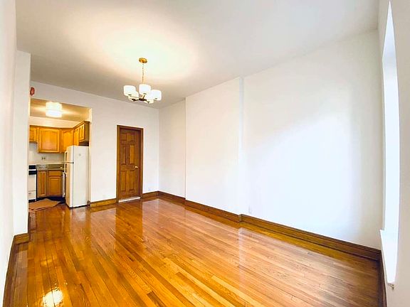 2nd image of 138 W 70th St #A4