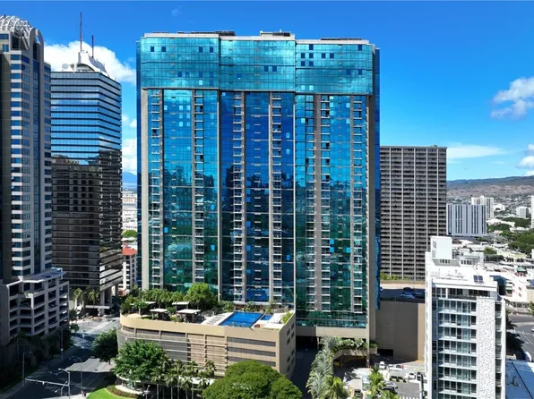 1200 Queen Emma St APT 3201, Honolulu, HI 96813