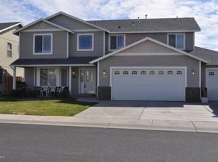 208 Rainier Ave, Moxee, WA