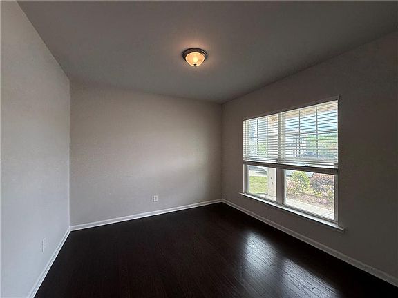 3rd image of 5839 Wheeler Ridge Rd