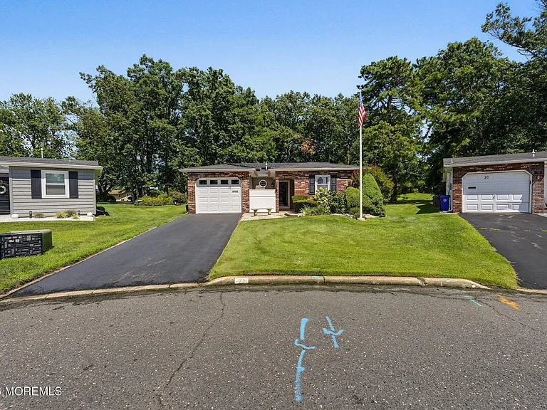 22 Higgins Ct — Photo 33