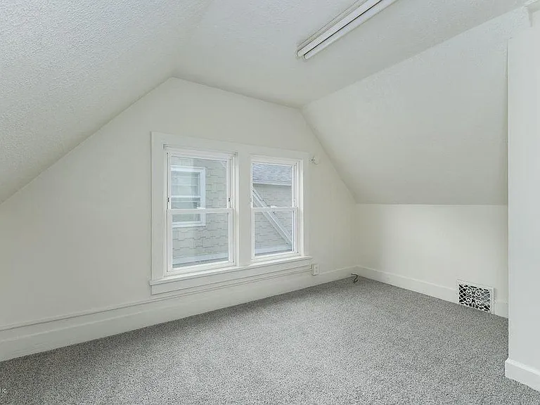 135 Burr Oak St — Photo 28