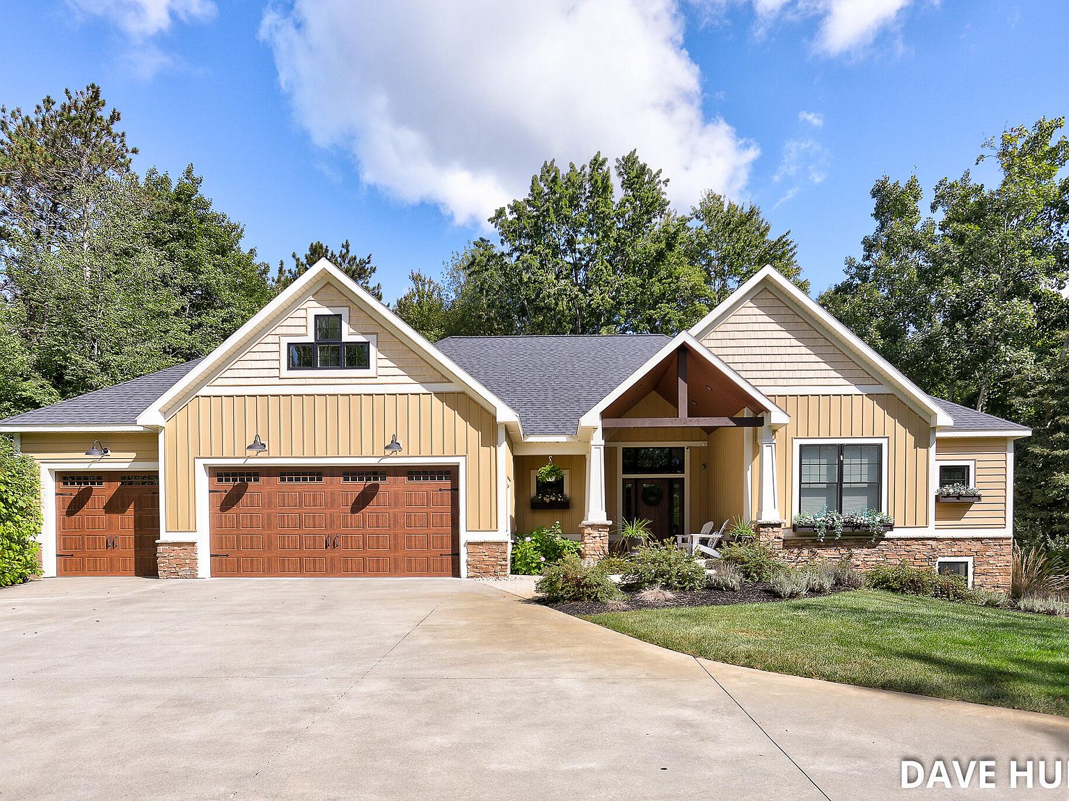 6305 N Ryan Ridge Dr, Holland, MI 49423 | Zillow