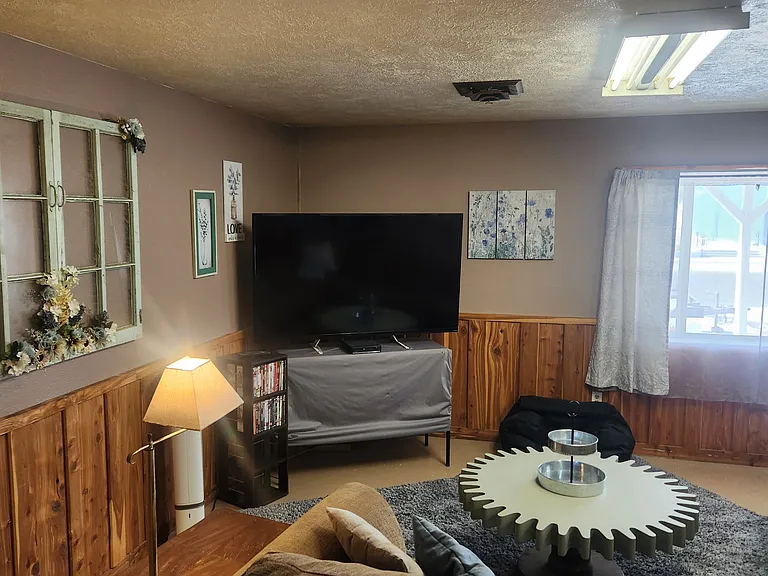 409 Commercial St — Photo 1