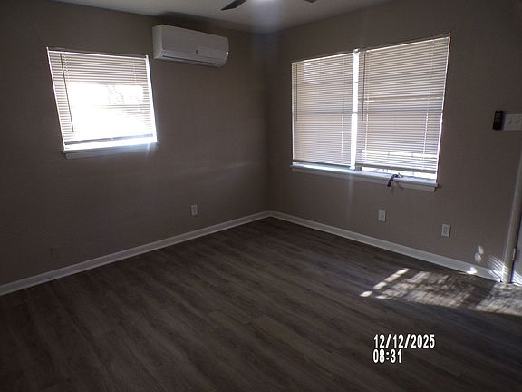 3rd image of 1803 NW 14th St APT A