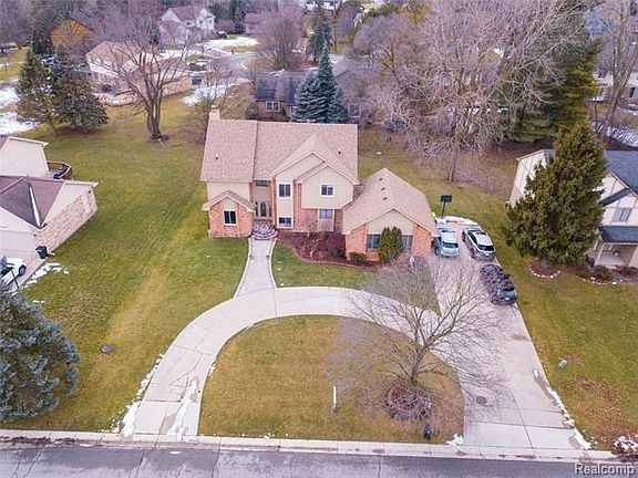3rd image of 5276 Waterview Dr