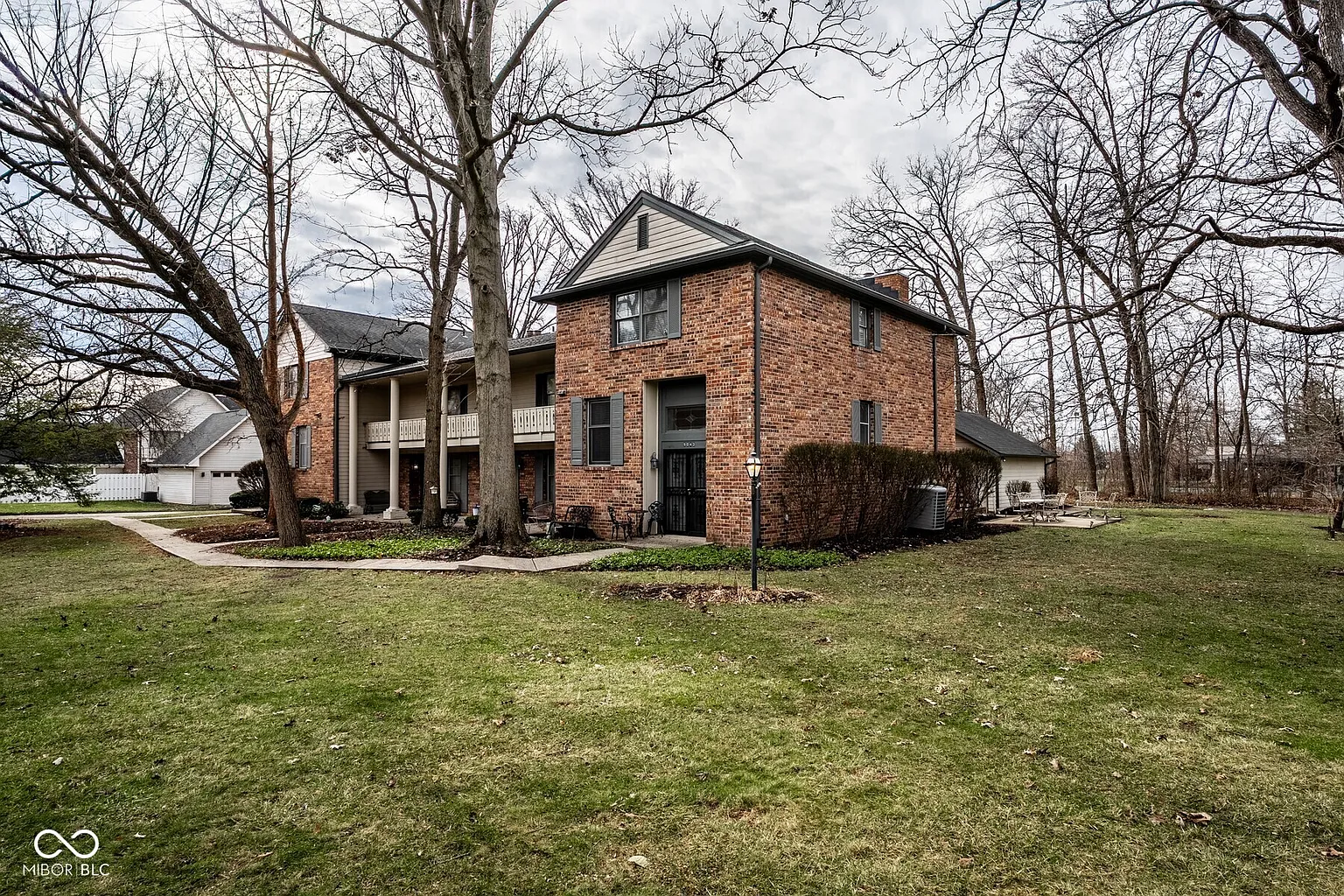 9043 Moorhead Dr photo 1