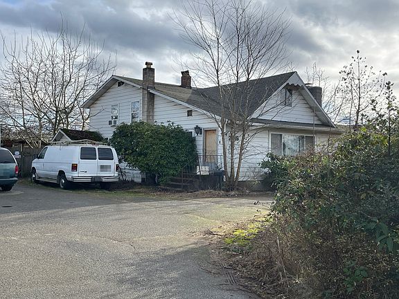 3rd image of 2315 65th Ave NE