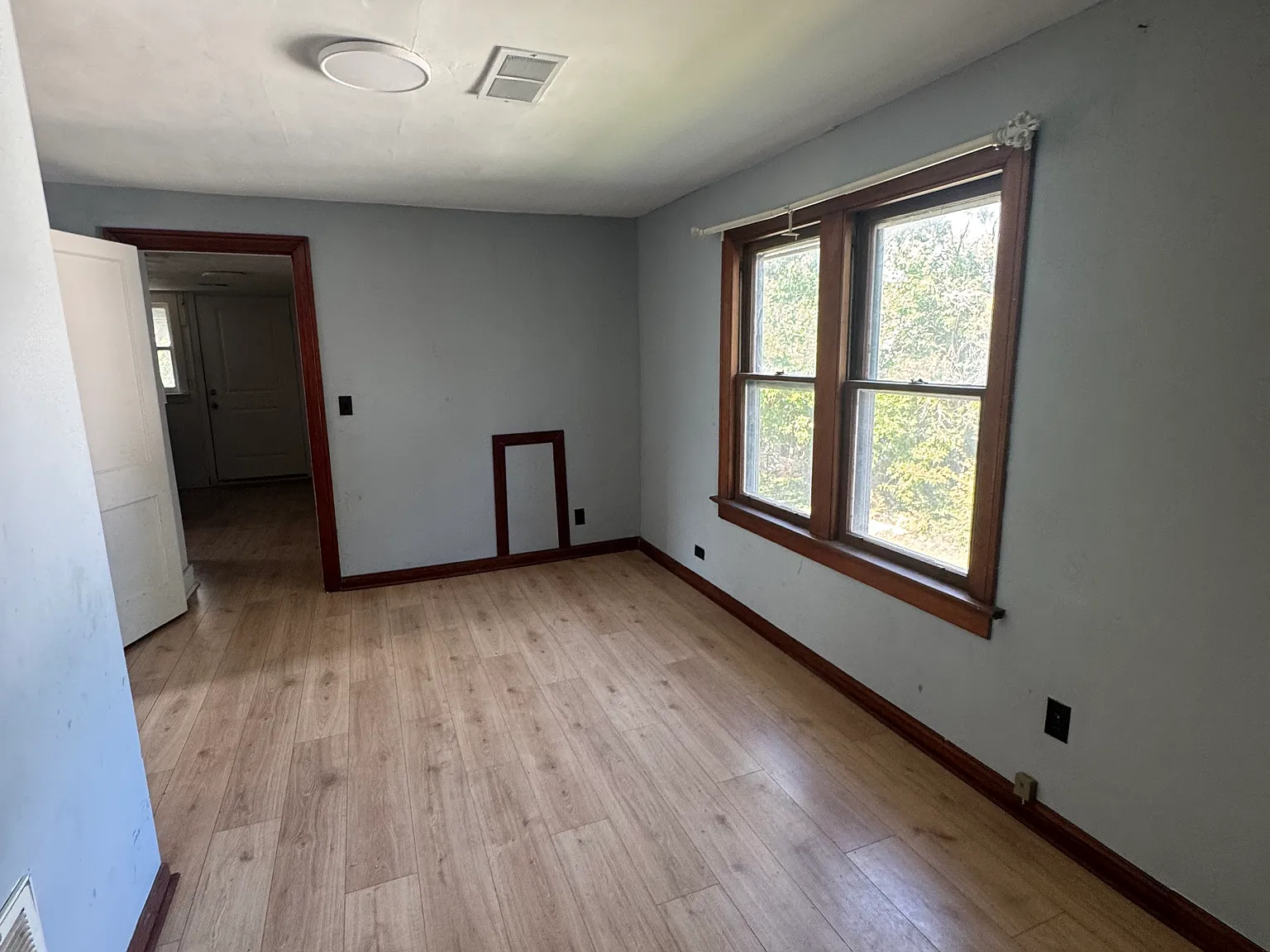2 bed, 1250 sqft, $950 — Photo 3